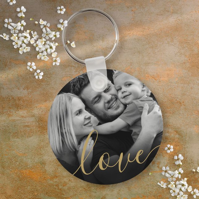 Porte-clés Élégant script doré amour photo noir et blanc (Elegant Gold Script Love Black and White Photo Keychain)