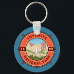 Porte-clés Emblème de compass rétro du parc national Yosemite<br><div class="desc">Design d'illustration vectorielle de Yosemite. Le parc est célèbre pour ses séquoias géants et anciens,  et pour Tunnel View,  la vue iconique de Bridalveil Fall et les falaises de granit d'El Capitan et Half Dome.</div>