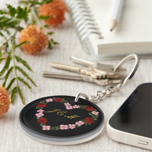 Porte-clés en acrylique noir avec cœur rose