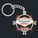 Porte-clés Épouser dans le jeton de poker de faveur de casino<br><div class="desc">ACCUEIL AU MARIAGE FABULEUX DES JEUNES MARIÉS ! Si vous attachez le noeud à Las Vegas ou votre propre ville natale, ces faveurs chanceuses de réception de mariage de style de casino sont sûres de frapper avec vos invités. La reproduction du Nevada célèbre signent dedans le rétro néon doo-battent le...</div>
