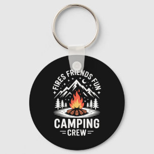 Porte-clés Équipe de camping amusante avec des amis au feu 