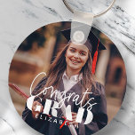 Porte-clés Fêtes Grad Moderne Simple Script Photo personnalis<br><div class="desc">Ce design simple et moderne est composé de typographie serif et d'ajouter une photo personnalisée.</div>