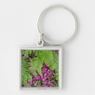 Porte-clés Fougères de forêt avec des pétales de fleurs roses