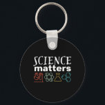 Porte-clés Funny Science Matters Geek et scientifique Nerd<br><div class="desc">La Science Compte. Conception scientifique inspirante pour ceux qui croient en la preuve scientifique, l'expérience de laboratoire et la recherche. Marchandises motivationnelles cool pour les professeurs de sciences, les scientifiques et les étudiants. Parfait pour geek scientifique, nerd, enseignant et étudiant qui aime la biologie, la physique et la chimie. Grand...</div>