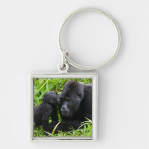 Porte-clés Gorille des montagnes bébé embrasse un gorille dos