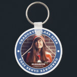 Porte-clés Graduate Class of 20XX Graduation Photo<br><div class="desc">Ce design simple et moderne est composé de typographie serif et d'ajouter une photo personnalisée.</div>