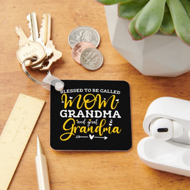 Porte-clés Heureuse d'être appelée maman grand-mère et arrièr (Bureau)