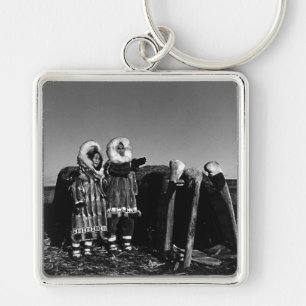 Porte-clés Igloo de terre eskimo enneigé de fourrure vintage