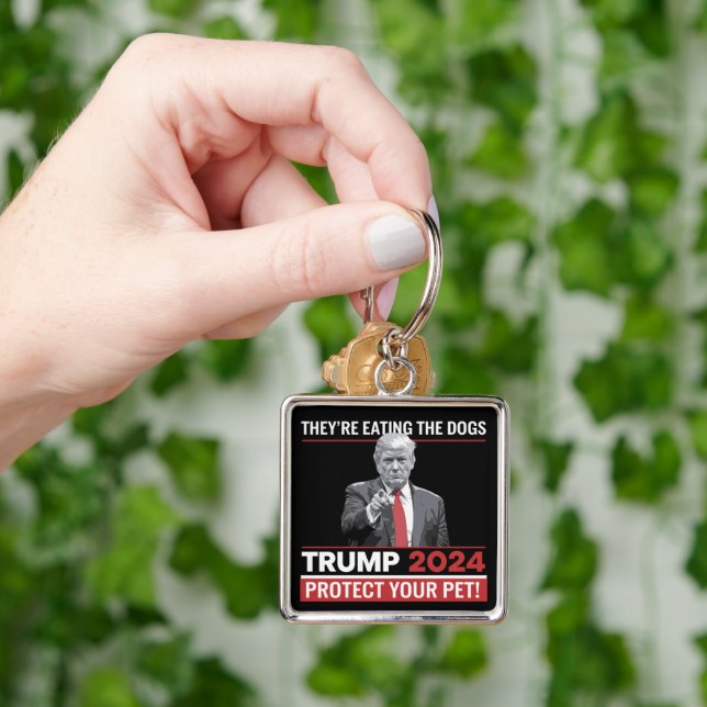 Porte-clés Ils mangent les chiens Trump 2024 Débat  (main)