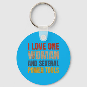 Porte-clés J'aime une femme et plusieurs outils électriques d