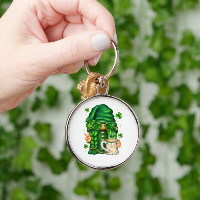 Porte-clés Joli gnome de la Saint-Patrick buvant du café (Main)