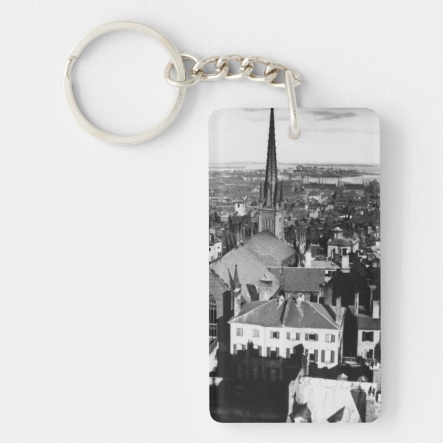 Porte-clés La flèche ornementée d'une église à Boston (Devant)