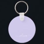 Porte-clés Lavande Purple Script Moderne Fille Monogramme Nom<br><div class="desc">Lavande Purple Simple Script Monogramme Nom Clés (Porte - clé). Cela rend le cadeau parfait pour 16 ans,  mariage,  douche nuptiale,  anniversaire,  baby shower ou bachelorette pour quelqu'un qui aime le luxe glam et les styles chic.</div>