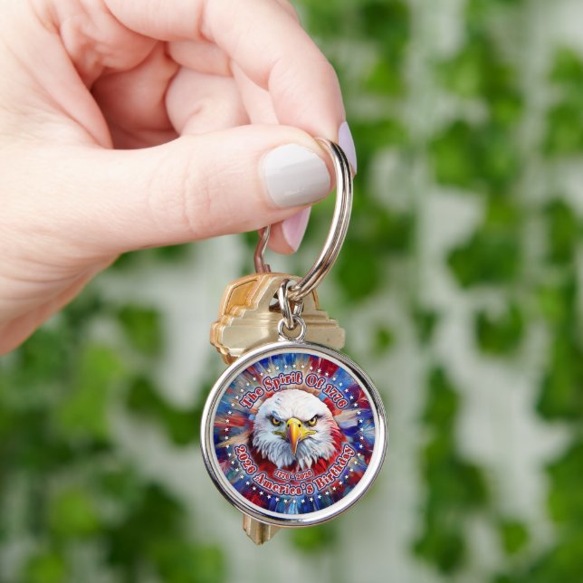 Porte-clés L'Esprit de 1776, 2026 L'aigle rouge de feu d'Amér (main)