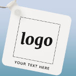 Porte-clés Logo Simple Avec Entreprise Texte<br><div class="desc">Ajoutez votre propre logo et le choix du texte à cette conception. Supprimez le texte si vous préférez. Minimaliste et professionnel. Idéal pour l'image de marque des employés ou comme produit promotionnel pour vos clients et clients.</div>