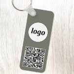 Porte-clés Logo simple Code QR Business Sage Green<br><div class="desc">Ajoutez votre propre logo et votre code QR à ce design professionnel minimaliste saisissant. Idéal pour l'image de marque des employés ou comme produit promotionnel pour vos employés,  clients et clients.</div>