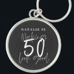 Porte-clés Making 50 look good age birthday personalized<br><div class="desc">Making 50 look good age birthday typographic personalized birthday gift shirt. Life begins at fifty, show how happy you are to be in your fifties with this shirt, ideal for a birthday party or celebration weekend away. Make it a party to remember with the awesome outfit or a ideal gift...</div>