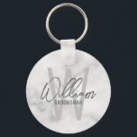Porte-clés Marbre blanc Script moderne Groomsmen personnalisé<br><div class="desc">Monogramme et cadeaux de nom minimaliste moderne Personnalisé Ce design présente un nom personnalisé en gris moderne écriture de script style de police et monogramme en gris clair moderne sans serif style de police comme arrière - plan, avec titre en gris moderne sans serif style de police, sur arrière -...</div>