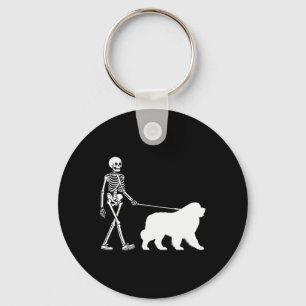 Porte-clés Marcher sur un chien de Terre-Neuve Halloween tenu