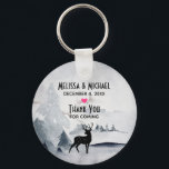 Porte-clés Mariage d'aquarelle gris-rustique<br><div class="desc">Mariage préférez le porte - clé avec une image aquarelle représentant un renne en silhouette noire au milieu des pins. Couleur gris noir et blanc neutre.</div>