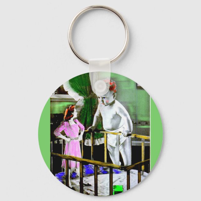 Porte-clés Mère des années 1940 et son bébé géant (Recto)
