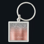 Porte-clés Monogramme de Parties scintillant d'argent en méta<br><div class="desc">Or rose - Blush Pink and Silver Faux Foil Metallic Sparkle Parties scintillant Brossé Métal Monogramme Nom Clés (Porte - clé). Cela rend le cadeau parfait pour 16 ans,  mariage,  douche nuptiale,  anniversaire,  baby shower ou bachelorette pour quelqu'un qui aime le luxe glam et les styles chic.</div>