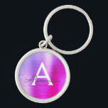 Porte-clés Monogramme en acier inoxydable faux rose et violet<br><div class="desc">Porte-clés métallisé en acier inoxydable faux rose chaud et ombré violet élégant. Ces porte-clés peuvent être personnalisés pour inclure votre initiale et votre prénom. Ces porte-clés font de grands cadeaux d'anniversaire,  de douche de mariée ou de fête de bachelorette.</div>