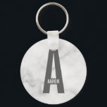 Porte-clés Monogramme et nom personnalisés gras modernes<br><div class="desc">Conception de monogramme moderne avec lettre de monogramme personnalisée "A" et nom dans un style de police sans empattement gras moderne.

Cadeau parfait pour lui,  cadeau pour la fête des pères,  cadeau pour garçon d'honneur et plus encore.</div>