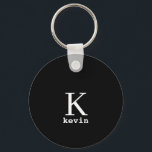 Porte-clés Monogramme nom personnalisé noir élégant moderne<br><div class="desc">Hommes modernes monogrammed porte - clé élégant avec script noir et blanc (couleurs changeables).                Personnalisez-le avec le nom et la lettre initiale. Il peut être un cadeau classe pour un petit ami,  mari,  père,  oncle à l'anniversaire,  Noël,  ou tout autre anniversaire ou occasion.</div>