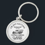 Porte-clés né en 1959 vintage anniversaire homme cadeau<br><div class="desc">Vous pouvez ajouter un peu d'originalité à votre collection de placards avec ce design graphique classique vintage camion avec une police de typographie impressionnante, est une excellente idée cadeau pour les hommes, femmes, maris, femme petite amie, et un petit ami qui aimeront cette oeuvre unique. Le meilleur cadeau de vacances...</div>