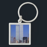 Porte-clés New York, USA. Tours jumelles du célèbre monde<br><div class="desc">New York, USA Tours jumelles du célèbre World Trade Center dans le quartier financier du sud de Manhattan à Ellis Island � Sue Cunningham / DanitaDelimont.com</div>