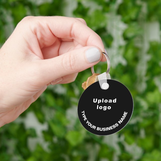 Porte-clés Nom de l'entreprise et logo sur l'aluminium rond n (main)