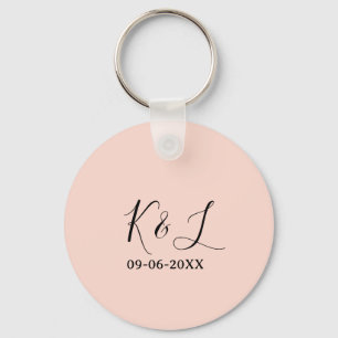 Porte-clés nom du couple de mariés lettre date fond pastel ro