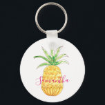Porte-clés Nom personnalisé ananas<br><div class="desc">Ce porte - clé mignon et girly est décoré d'un ananas jaune aquarelle et d'un nom en typographie rose. Vous pouvez le customiser en changeant le nom ou en le faisant un monogramme. Aquarelle originale © Michele Davies.</div>