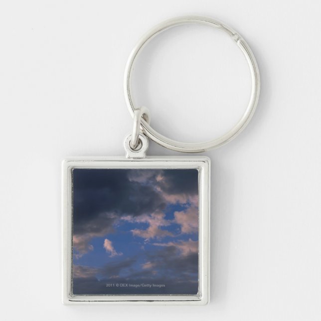 Porte-clés Nuages de tempête contre le ciel bleu (Devant)