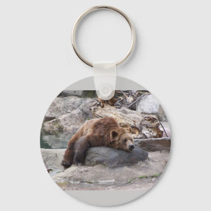 Porte-clés Ours Grizzli Reposant Sur Rocher