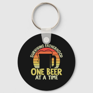 Porte-clés Papa Poison Surviving Fatherhood One Beer