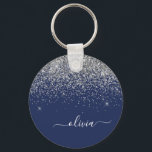 Porte-clés Parties scintillant bleue Silver Navy Girl Monogra<br><div class="desc">Parties scintillant à étincelles bleu marine et argent Script Monogramme Nom Clés (Porte - clé). Cela rend le cadeau parfait pour 16 ans,  mariage,  douche nuptiale,  anniversaire,  baby shower ou bachelorette pour quelqu'un qui aime le luxe glam et les styles chic.</div>