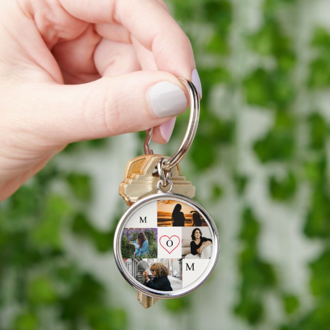 Porte-clés Personalized 4-Photo Collage Mom Monogram (main)