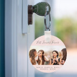 Porte-clés Photo personnalisée meilleurs amis pour toujours g<br><div class="desc">Un cadeau pour votre(s) meilleur(s) ami(s) pour la fête d'anniversaire,  Noël ou un événement spécial. Texte gris : Best Friends Forever,  écrit avec un script de style à la main tendance. Personnalisez et utilisez vos propres photos et noms. Arrière - plan chic rose vif,  couleur or rose.</div>