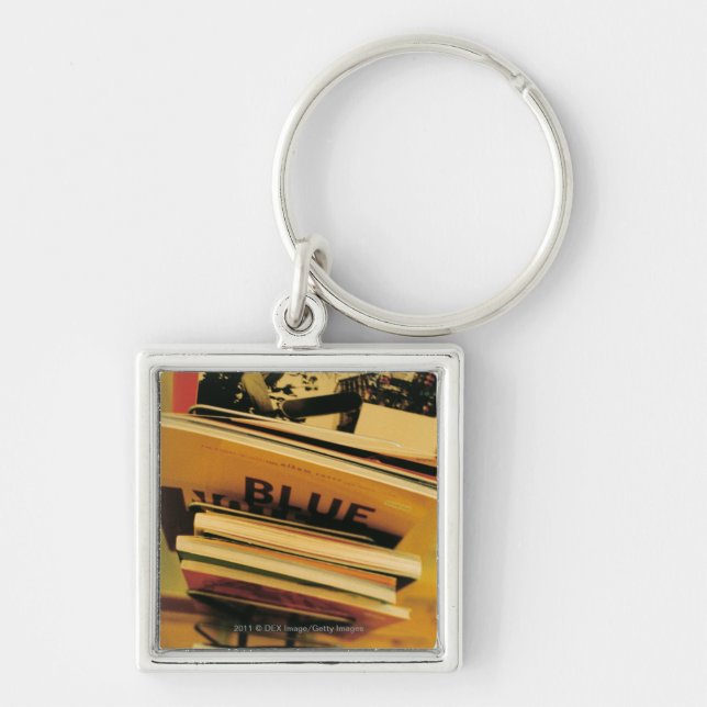 Porte-clés Pile de livres et de magazines (Devant)