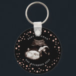 Porte-clés Pregnancy Pink Glitter Sonogram Ultrasound Photo<br><div class="desc">Pregnancy Baby Sonogram Ultrasound Photo New Mom keychain Can be fully customized to suit your needs. © Gorjo Designs. Made for you via the Zazzle platform. // Note: photo used is a placeholder image only. You will need to replace with your own photo before ordering/ printing. If you need help...</div>