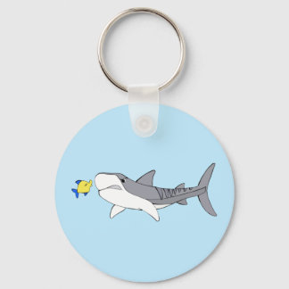 Porte-clés requin tigre grincheux et poisson jaune mignon