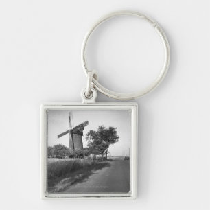 Porte-clés Route de campagne et moulin à vent traditionnel