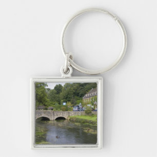 Porte-clés Ruisseau à truites dans le village de Bibury,