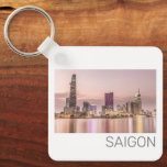 Porte-clés Saigon Ho Chi Minh Ville HCMC Vietnam Sunset<br><div class="desc">Saigon ou Ho Chi Minh City skyline au Vietnam avec le coucher du soleil de la ville souvenir pour les vacances en Asie du Sud-Est. Saigon Ho Chi Minh Ville avec Skyline au Vietnam en souvenir pour l'Asie et HCMC. Saigon Sunset Ho Chi Minh Ville Panorama Style de vie pour...</div>
