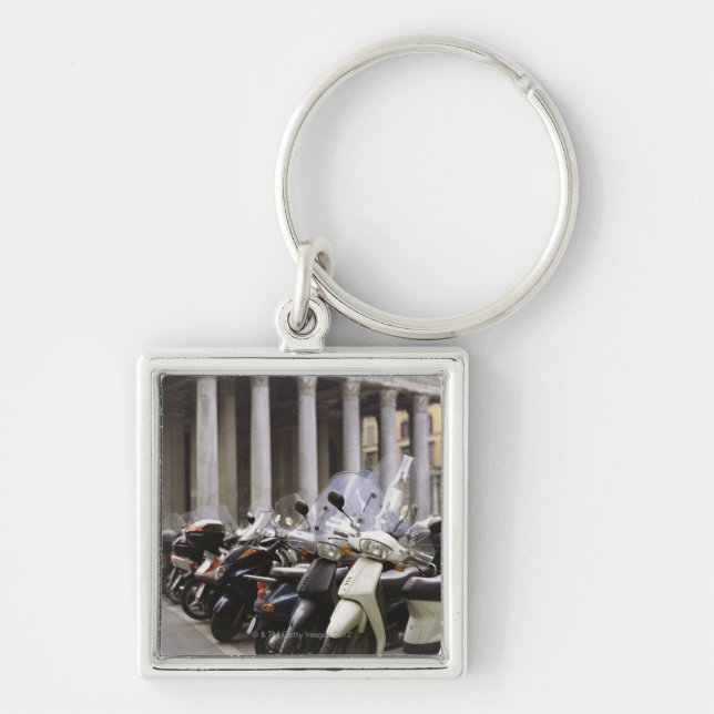 Porte-clés Scooteurs garés en dehors du Panthéon dedans (Devant)