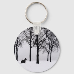 Porte-clés Scottie dans les bois enneigés