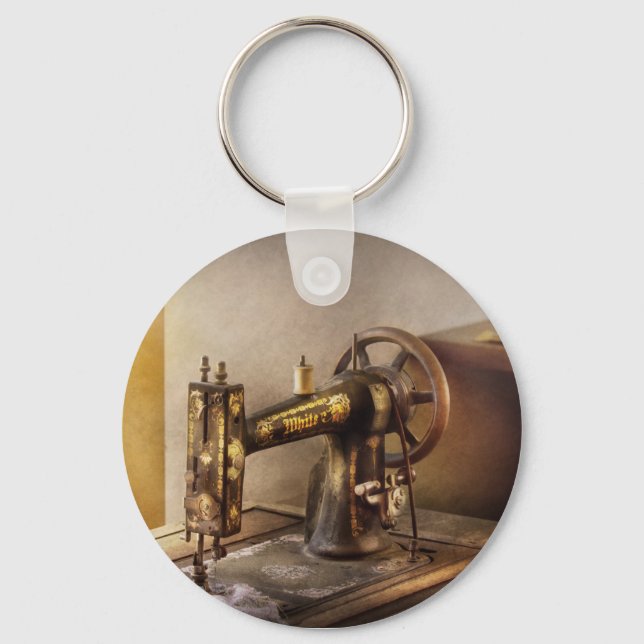 Porte-clés Sewing - A black & white sewing machine (Recto)