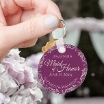 Porte-clés Silver Lace Cassis Magenta Maid of Honor Wedding<br><div class="desc">These beautiful keychains are designed to be given as a gift or wedding favor to your maid of honor. The elegant design features a frilly silver gray faux foil border with pale gray text on a cassis purple, magenta, or berry colored background. There is space for her name, the wedding...</div>